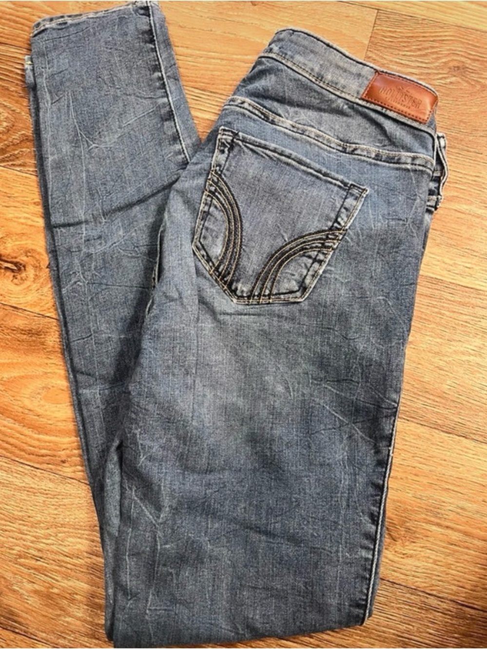 Hollister Women's Skinny Jeans in Faded Blue Wash